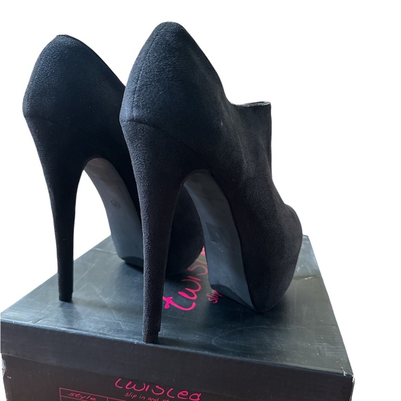 Suede Slip in Zip bootie heels! NIB! - Picture 4 of 5